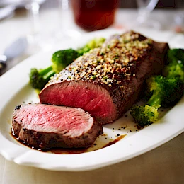 Foto von Rinderfilet mit Pfefferkruste